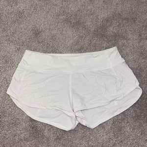 Lululemon white speed up shorts 4 regular 2.5 inch high waste good condition